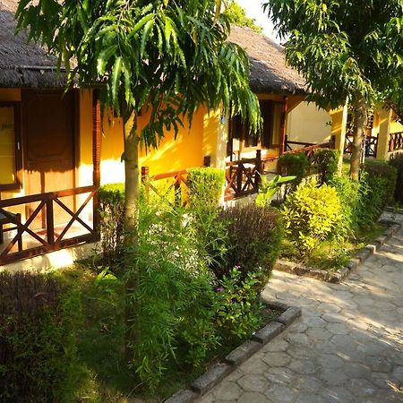 Mr. B'S Place Bardiya Dış mekan fotoğraf