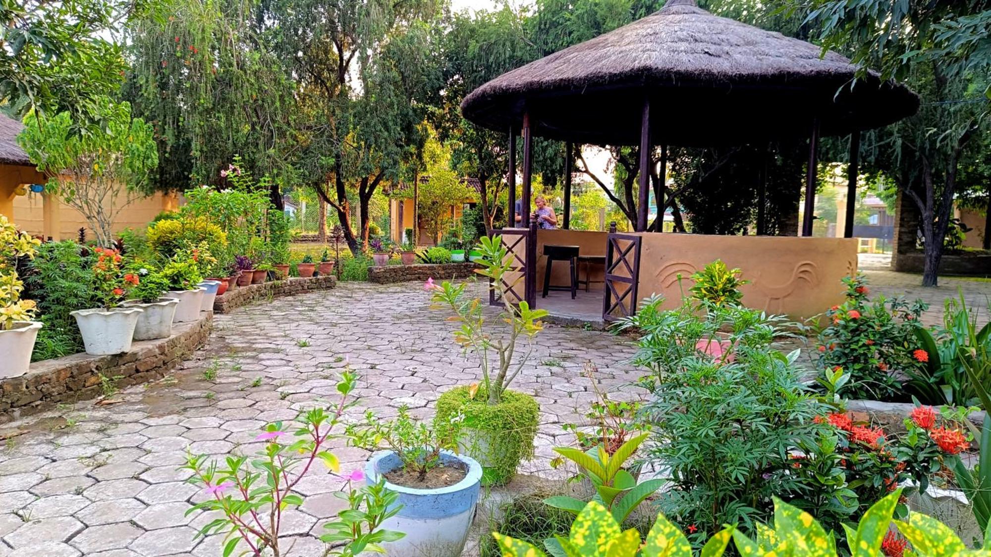 Mr. B'S Place Bardiya Dış mekan fotoğraf