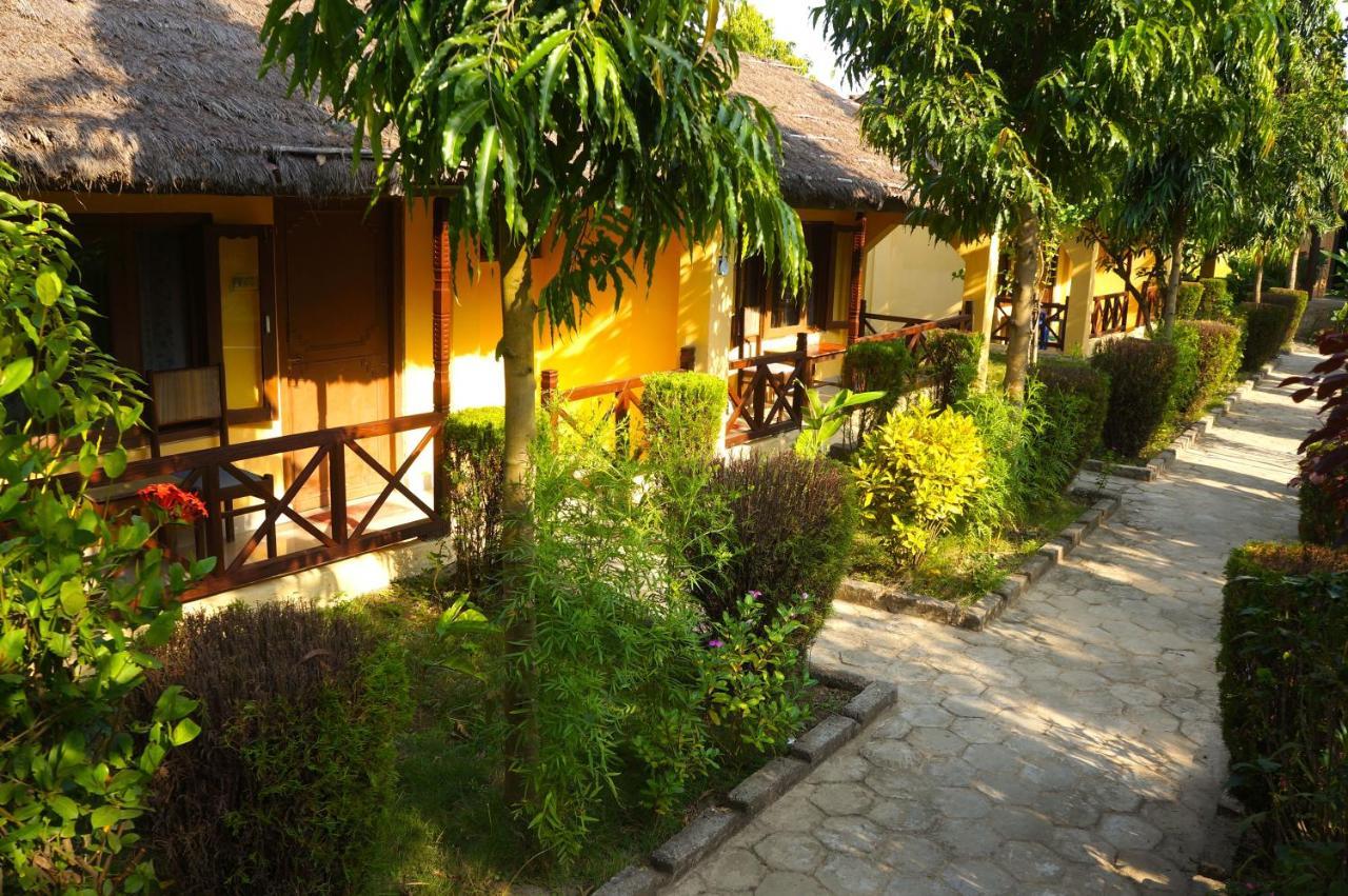 Mr. B'S Place Bardiya Dış mekan fotoğraf